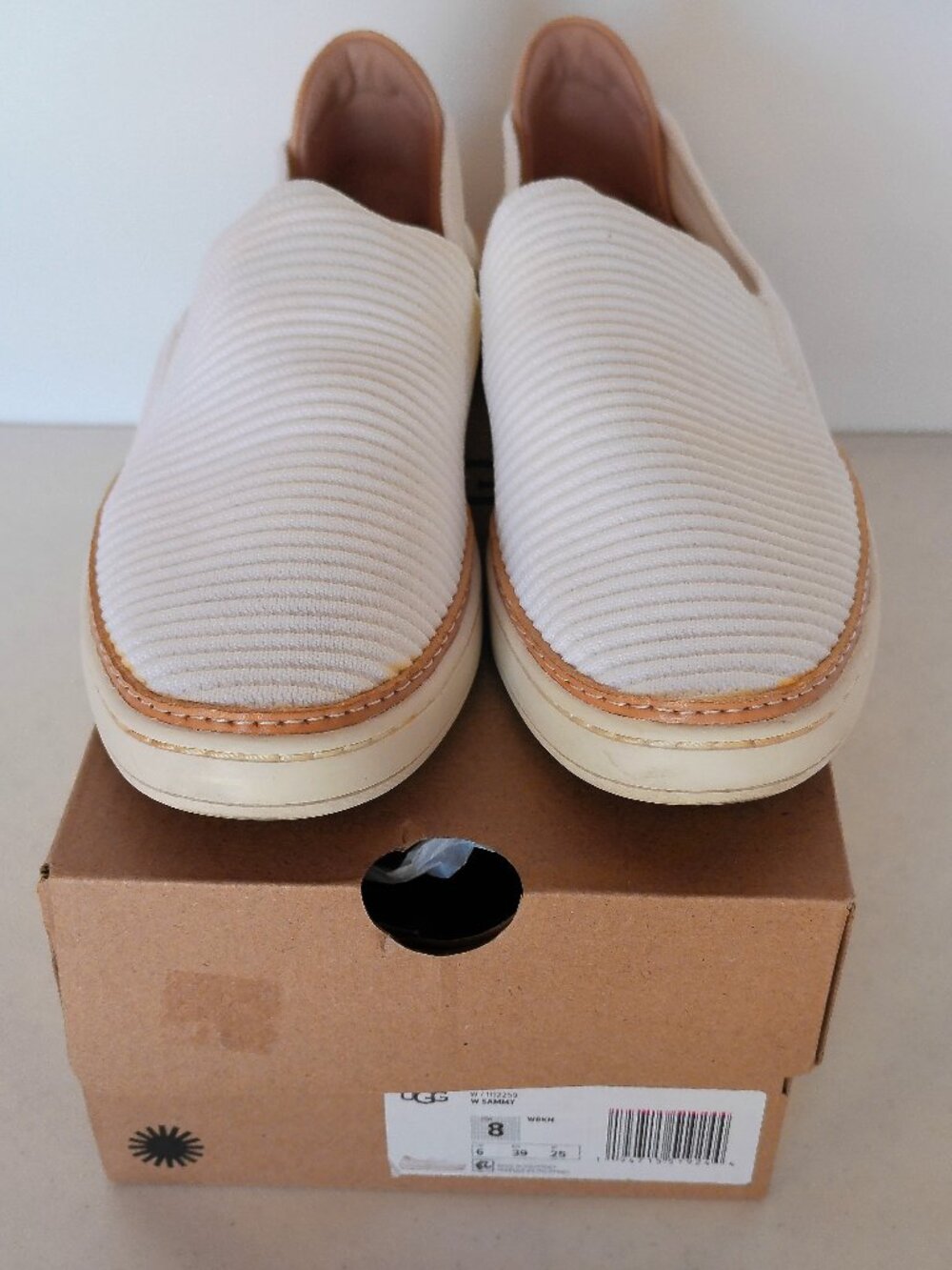UGG Sammy Ribbed Knit Sneakers Size 8 White & Tan - Picture 2 of 12